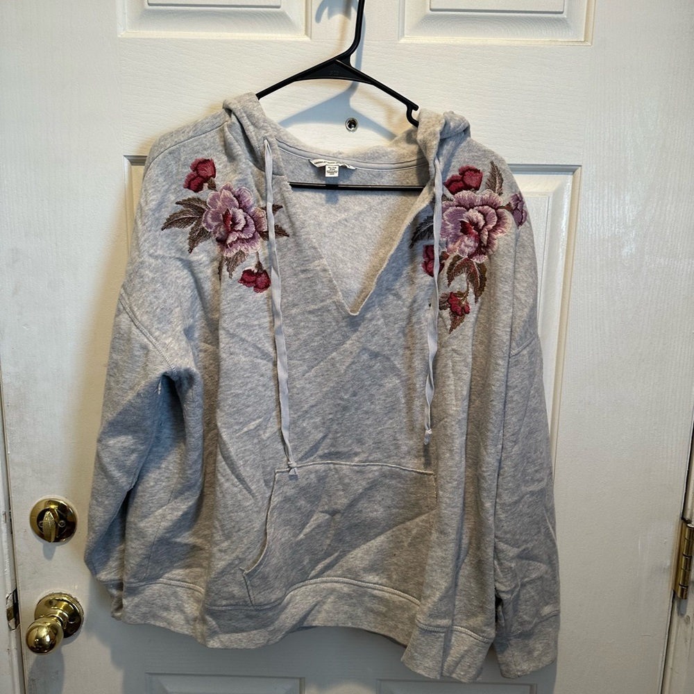 American Eagle grey sweater with gorgeous embroidered roses